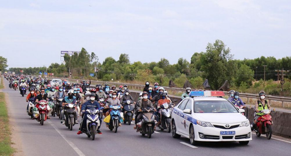 Chuyên gia: Tổ chức cứu trợ ngay để người dân 'ở đâu yên đấy'